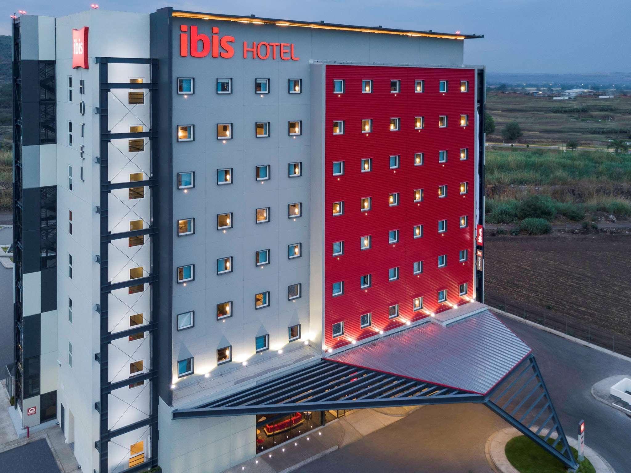 Ibis Irapuato Hotel Exterior photo